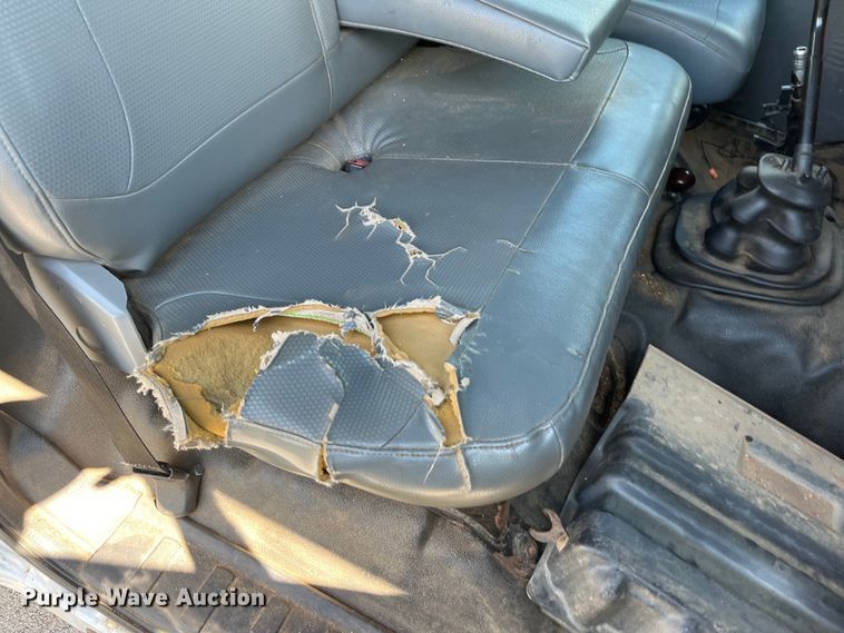 image for item EN5629 2012 Ford F750 Super Duty XL forestry bucket truck