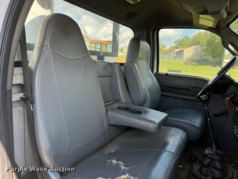 image for item EN5629 2012 Ford F750 Super Duty XL forestry bucket truck