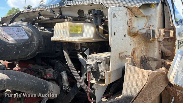 image for item EN5629 2012 Ford F750 Super Duty XL forestry bucket truck