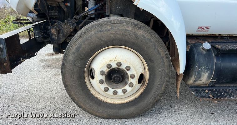 image for item EN5629 2012 Ford F750 Super Duty XL forestry bucket truck