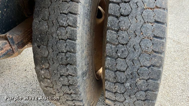 image for item EN5629 2012 Ford F750 Super Duty XL forestry bucket truck