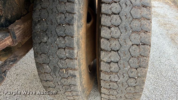 image for item EN5629 2012 Ford F750 Super Duty XL forestry bucket truck