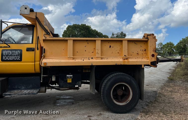 image for item EN5630 1991 GMC TopKick dump truck