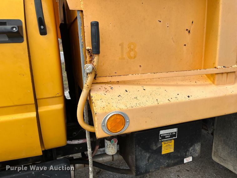 image for item EN5630 1991 GMC TopKick dump truck