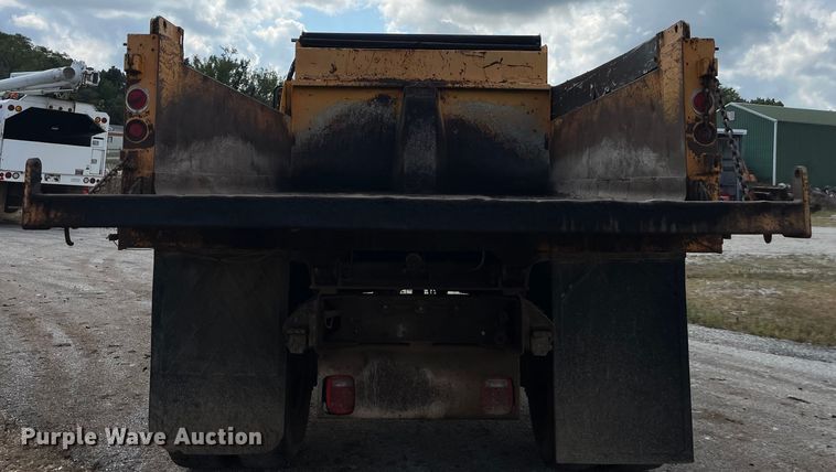 image for item EN5630 1991 GMC TopKick dump truck