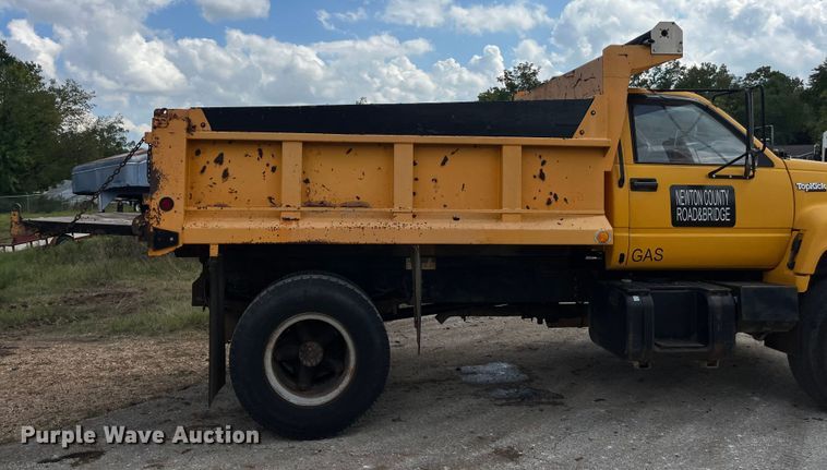 image for item EN5630 1991 GMC TopKick dump truck