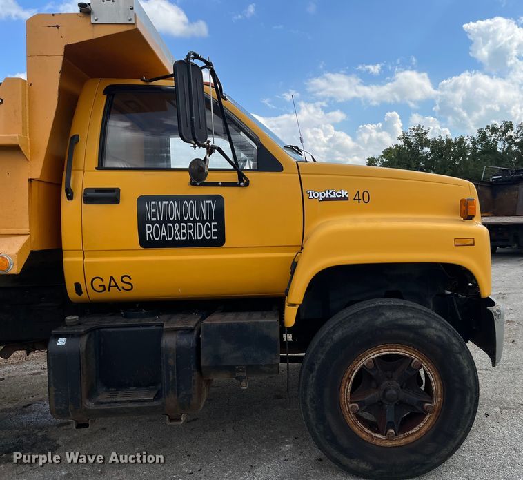 image for item EN5630 1991 GMC TopKick dump truck