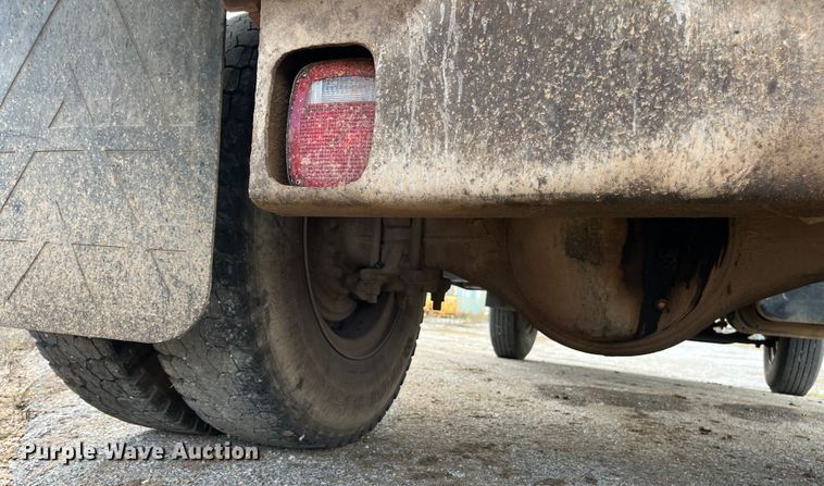 image for item EN5630 1991 GMC TopKick dump truck