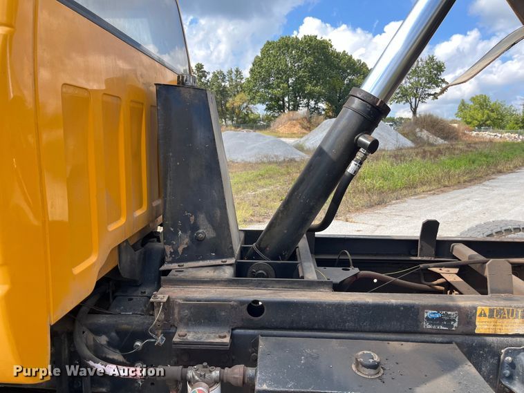 image for item EN5630 1991 GMC TopKick dump truck