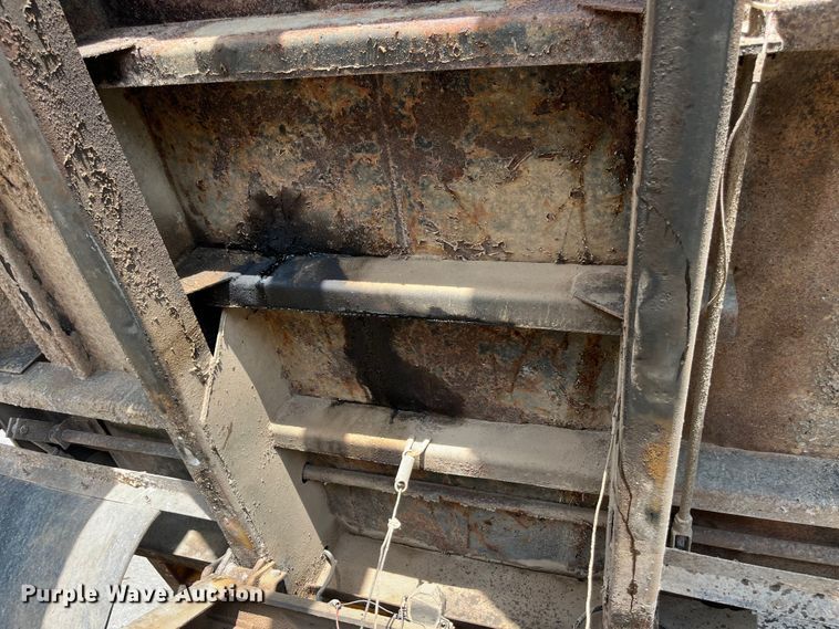 image for item EN5630 1991 GMC TopKick dump truck