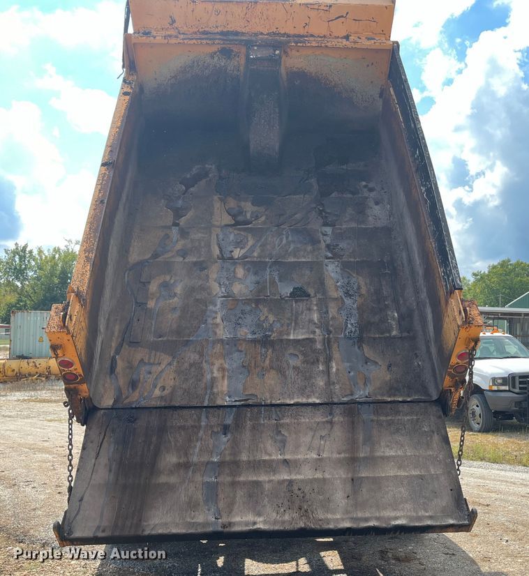 image for item EN5630 1991 GMC TopKick dump truck