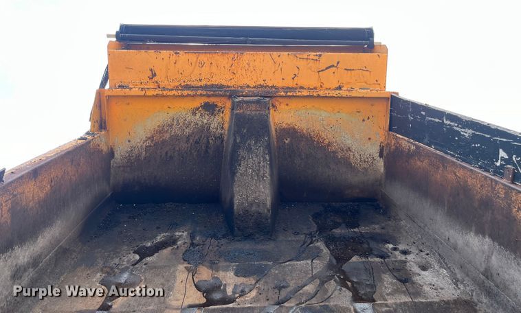 image for item EN5630 1991 GMC TopKick dump truck