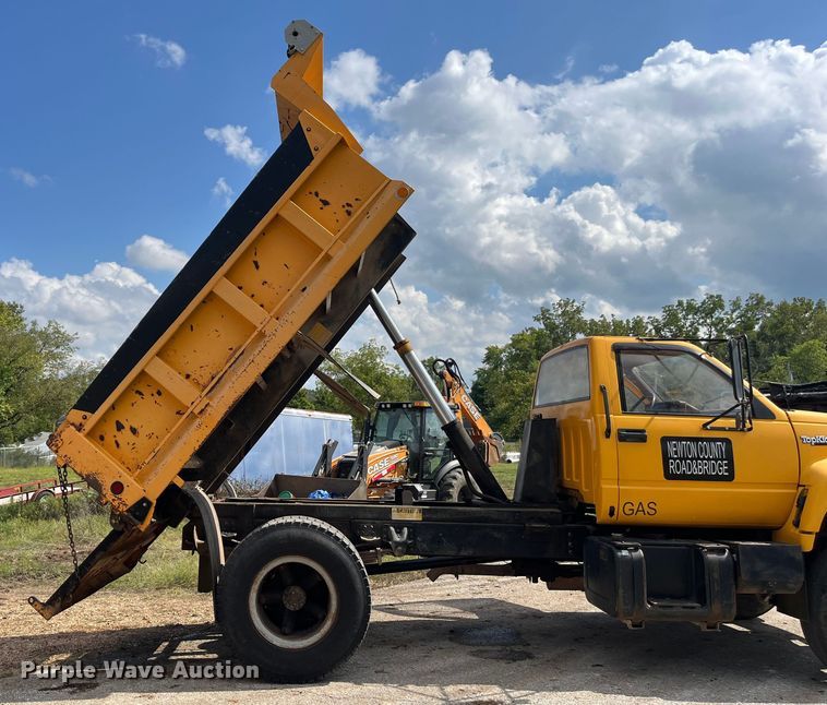 image for item EN5630 1991 GMC TopKick dump truck