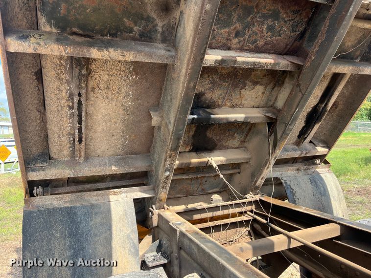 image for item EN5630 1991 GMC TopKick dump truck