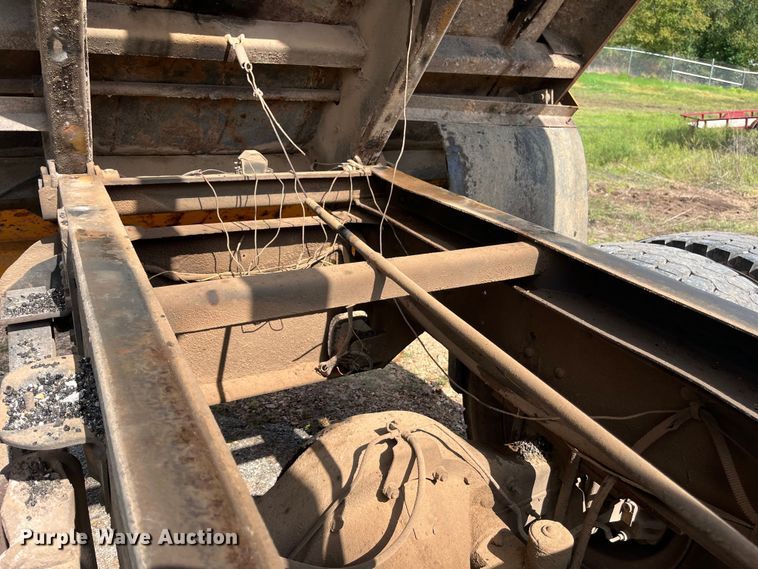 image for item EN5630 1991 GMC TopKick dump truck