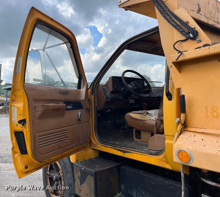 image for item EN5630 1991 GMC TopKick dump truck