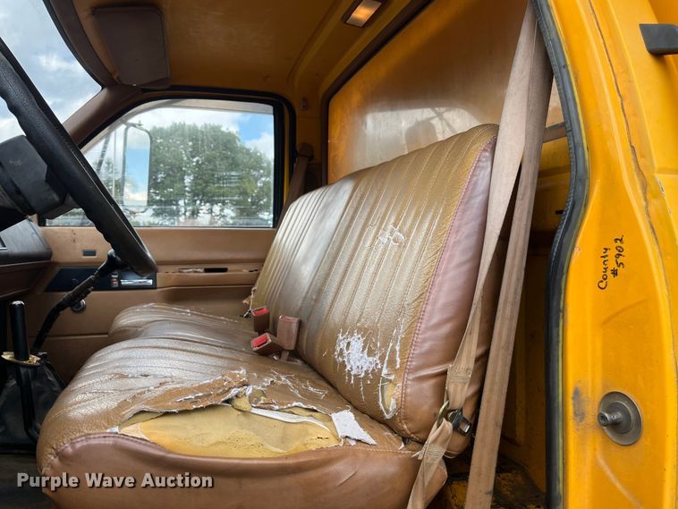 image for item EN5630 1991 GMC TopKick dump truck