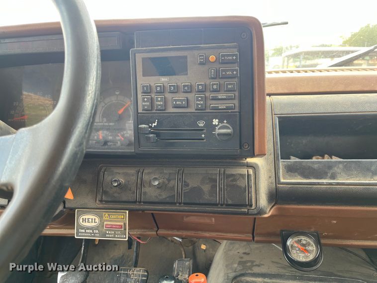 image for item EN5630 1991 GMC TopKick dump truck