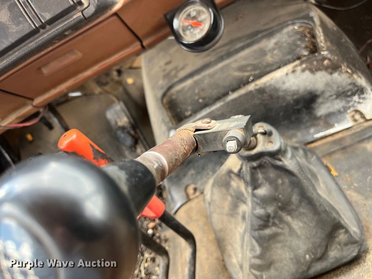 image for item EN5630 1991 GMC TopKick dump truck