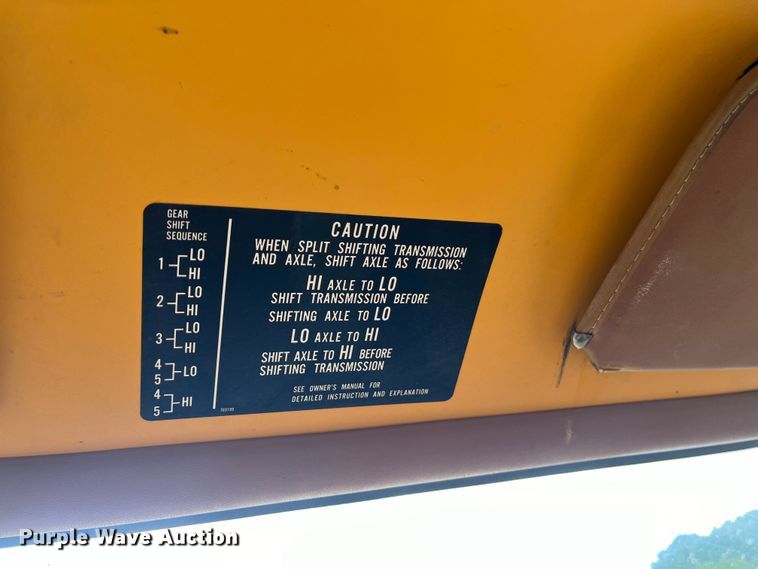 image for item EN5630 1991 GMC TopKick dump truck