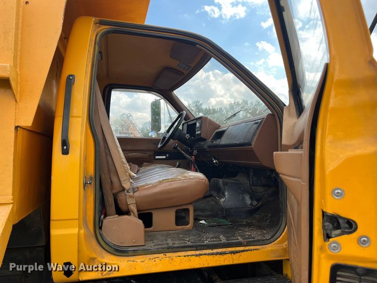 image for item EN5630 1991 GMC TopKick dump truck