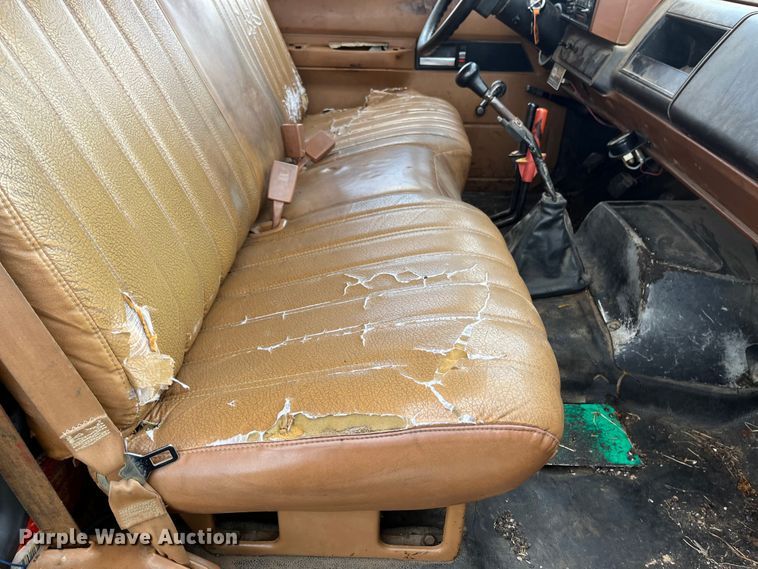 image for item EN5630 1991 GMC TopKick dump truck