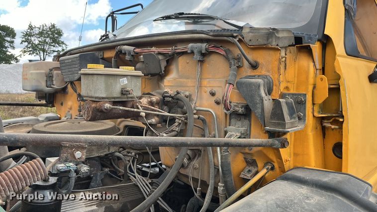 image for item EN5630 1991 GMC TopKick dump truck