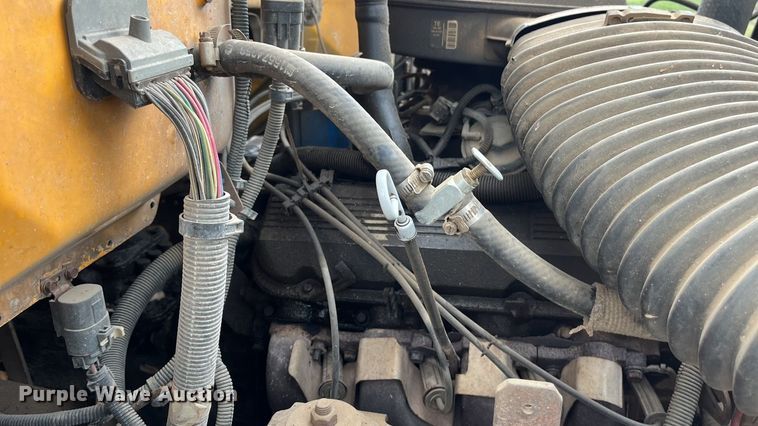 image for item EN5630 1991 GMC TopKick dump truck