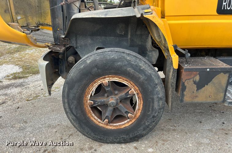 image for item EN5630 1991 GMC TopKick dump truck