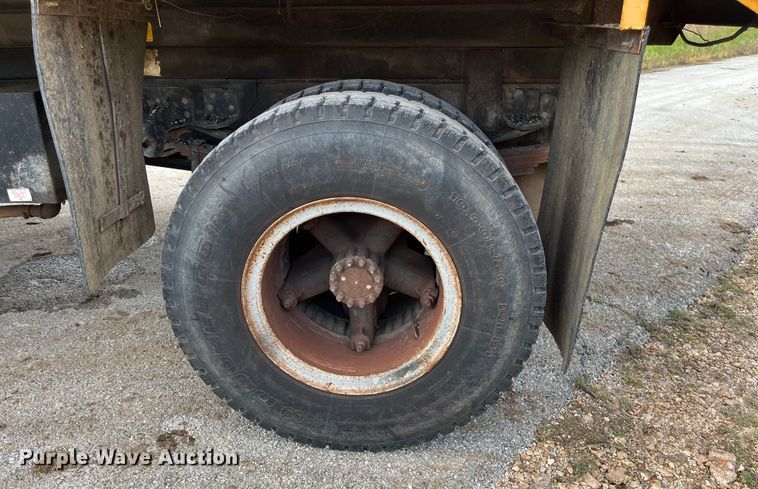 image for item EN5630 1991 GMC TopKick dump truck