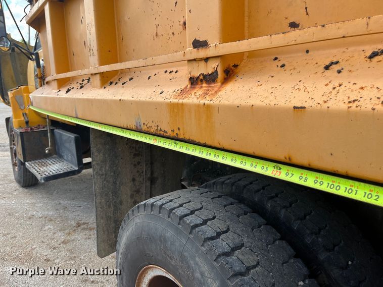 image for item EN5630 1991 GMC TopKick dump truck