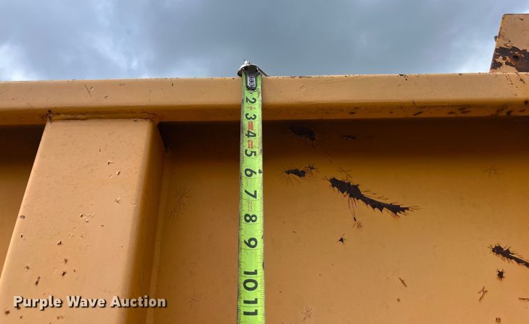 image for item EN5630 1991 GMC TopKick dump truck