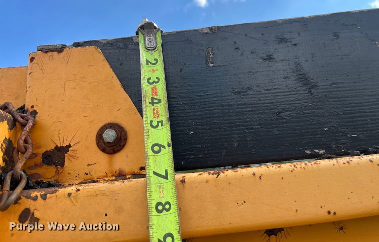 image for item EN5630 1991 GMC TopKick dump truck