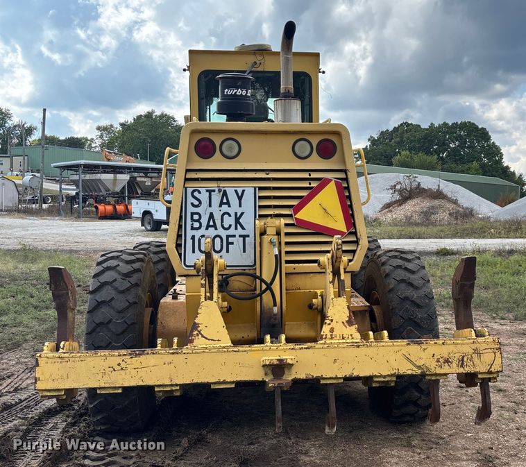 image for item EN5631 2002 Galion 850C motor grader