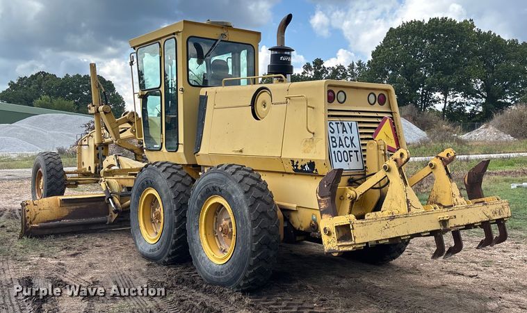 image for item EN5631 2002 Galion 850C motor grader