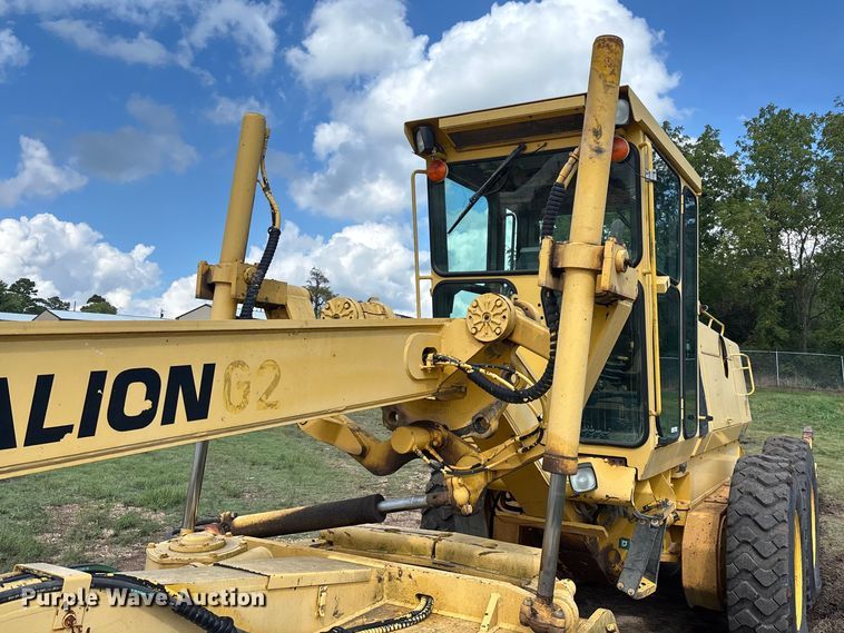 image for item EN5631 2002 Galion 850C motor grader