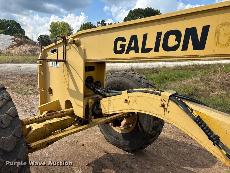 image for item EN5631 2002 Galion 850C motor grader