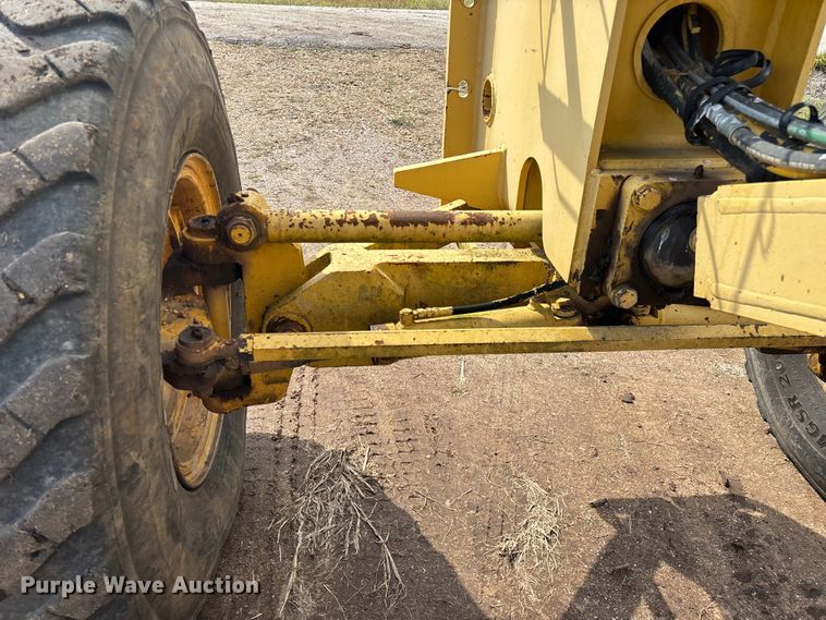 image for item EN5631 2002 Galion 850C motor grader