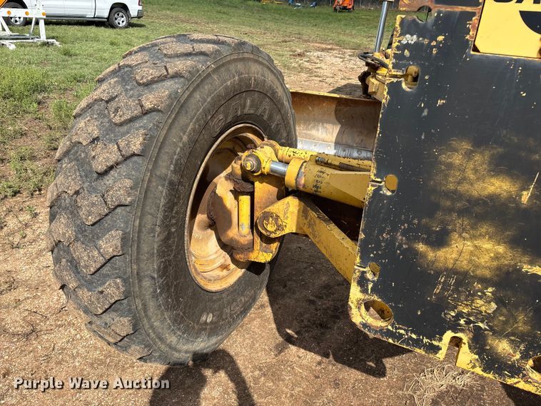 image for item EN5631 2002 Galion 850C motor grader