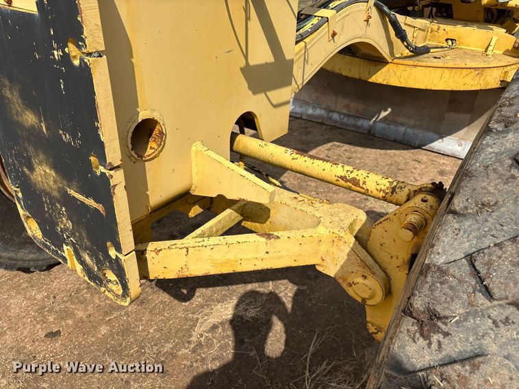 image for item EN5631 2002 Galion 850C motor grader