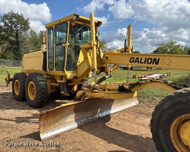 image for item EN5631 2002 Galion 850C motor grader