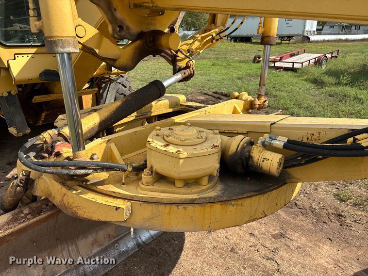 image for item EN5631 2002 Galion 850C motor grader