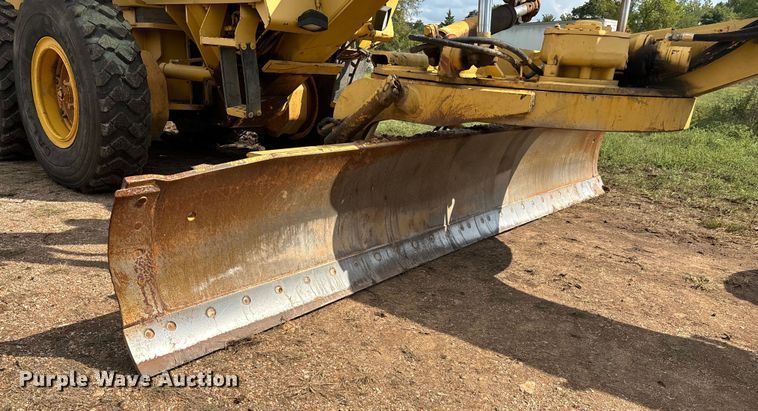 image for item EN5631 2002 Galion 850C motor grader