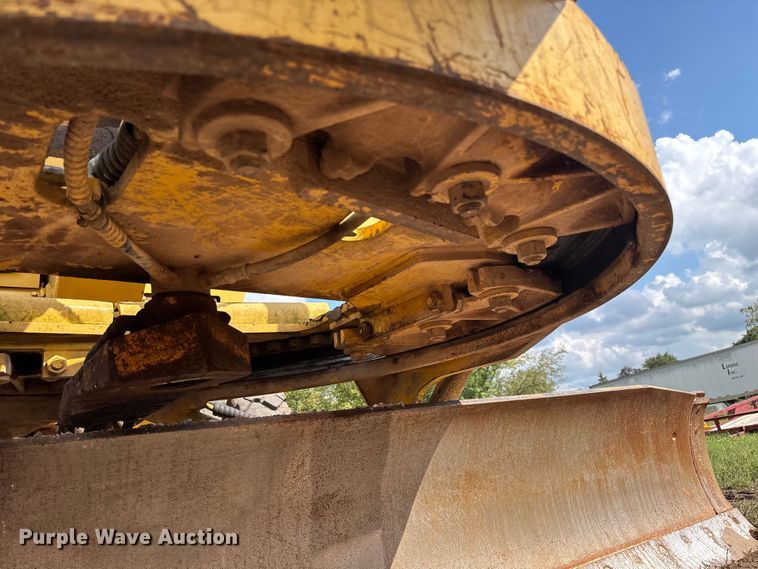 image for item EN5631 2002 Galion 850C motor grader