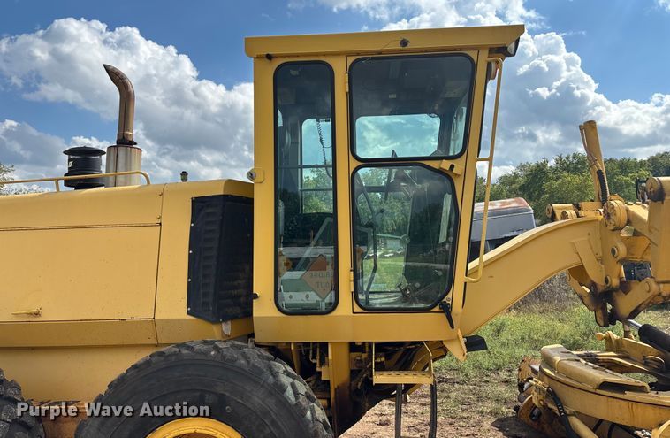 image for item EN5631 2002 Galion 850C motor grader