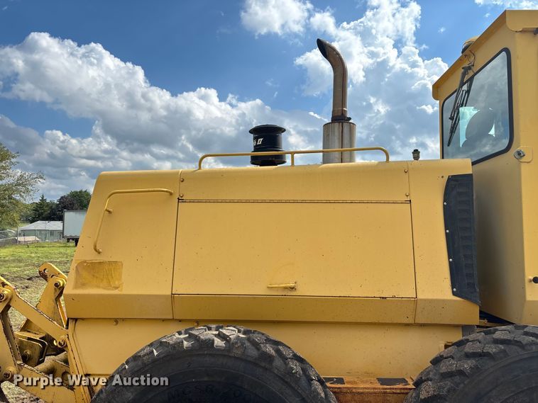 image for item EN5631 2002 Galion 850C motor grader