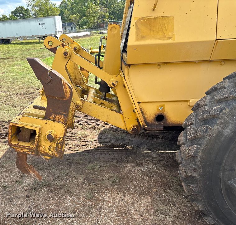 image for item EN5631 2002 Galion 850C motor grader