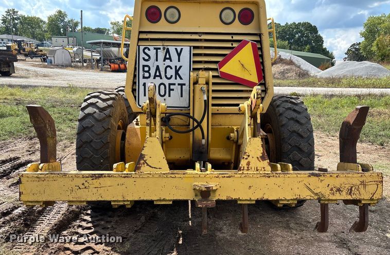 image for item EN5631 2002 Galion 850C motor grader