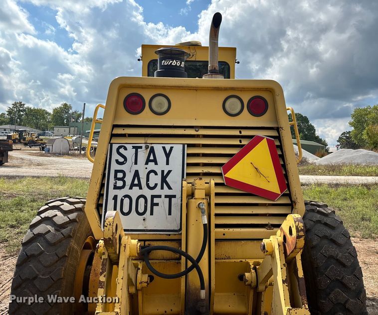 image for item EN5631 2002 Galion 850C motor grader