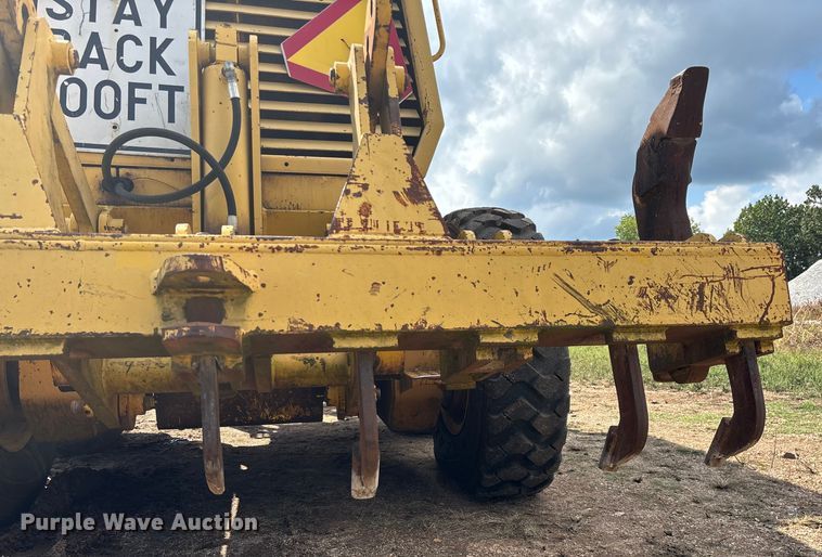 image for item EN5631 2002 Galion 850C motor grader